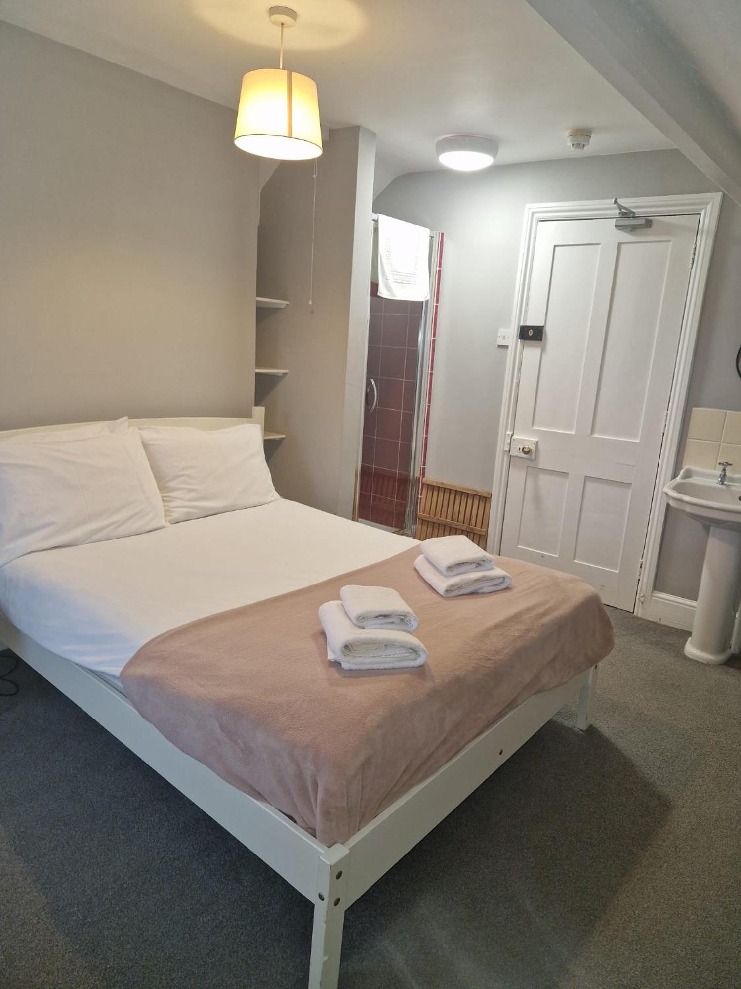 Hereford - Falcon House - Spacious 5 Bedroom House With Games Room - Sleeps 14 Guests - Great Property For Family & Friends Gathering Together - Hosted By Rentmyhouse Eksteriør billede
