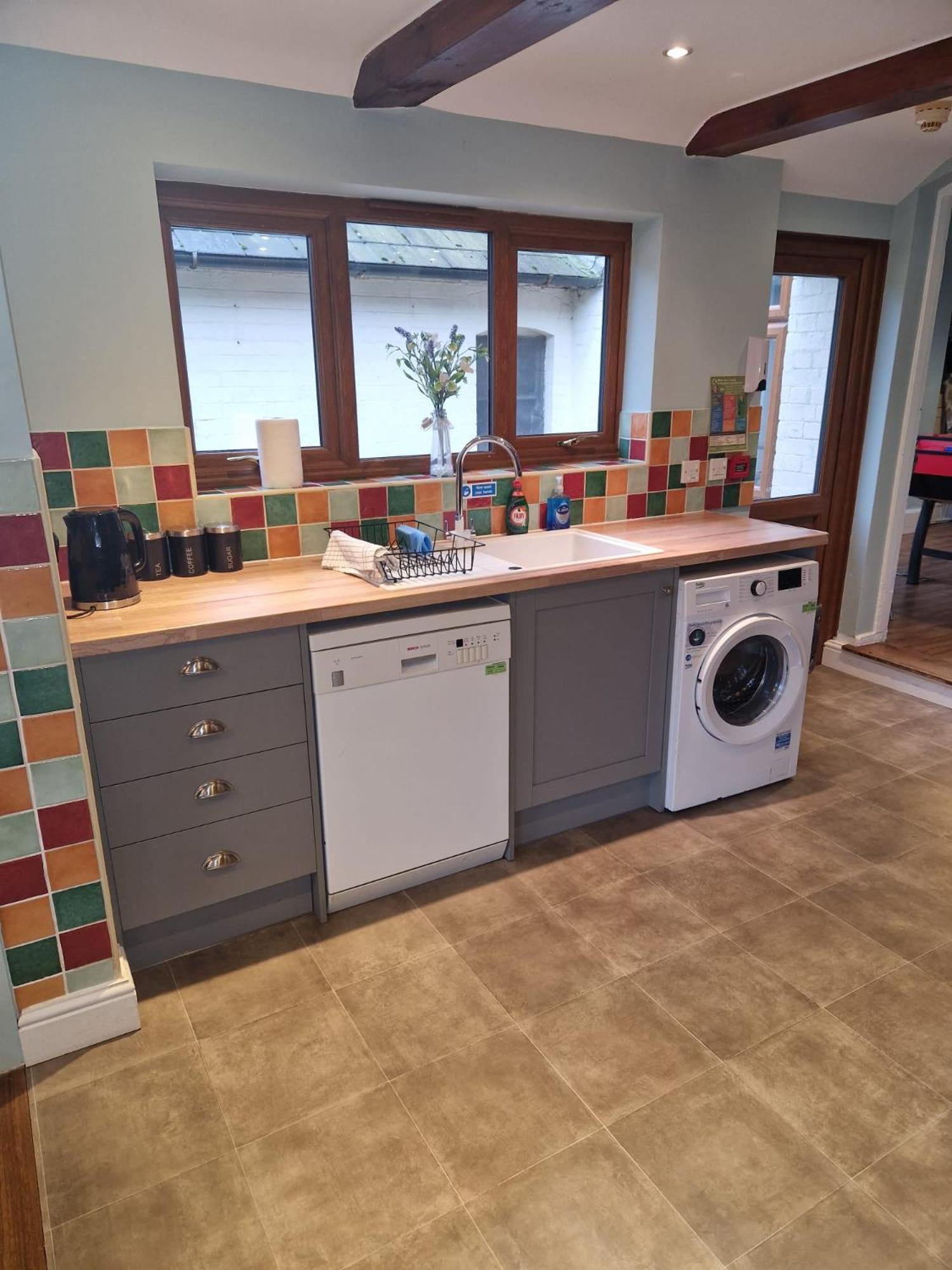 Hereford - Falcon House - Spacious 5 Bedroom House With Games Room - Sleeps 14 Guests - Great Property For Family & Friends Gathering Together - Hosted By Rentmyhouse Eksteriør billede
