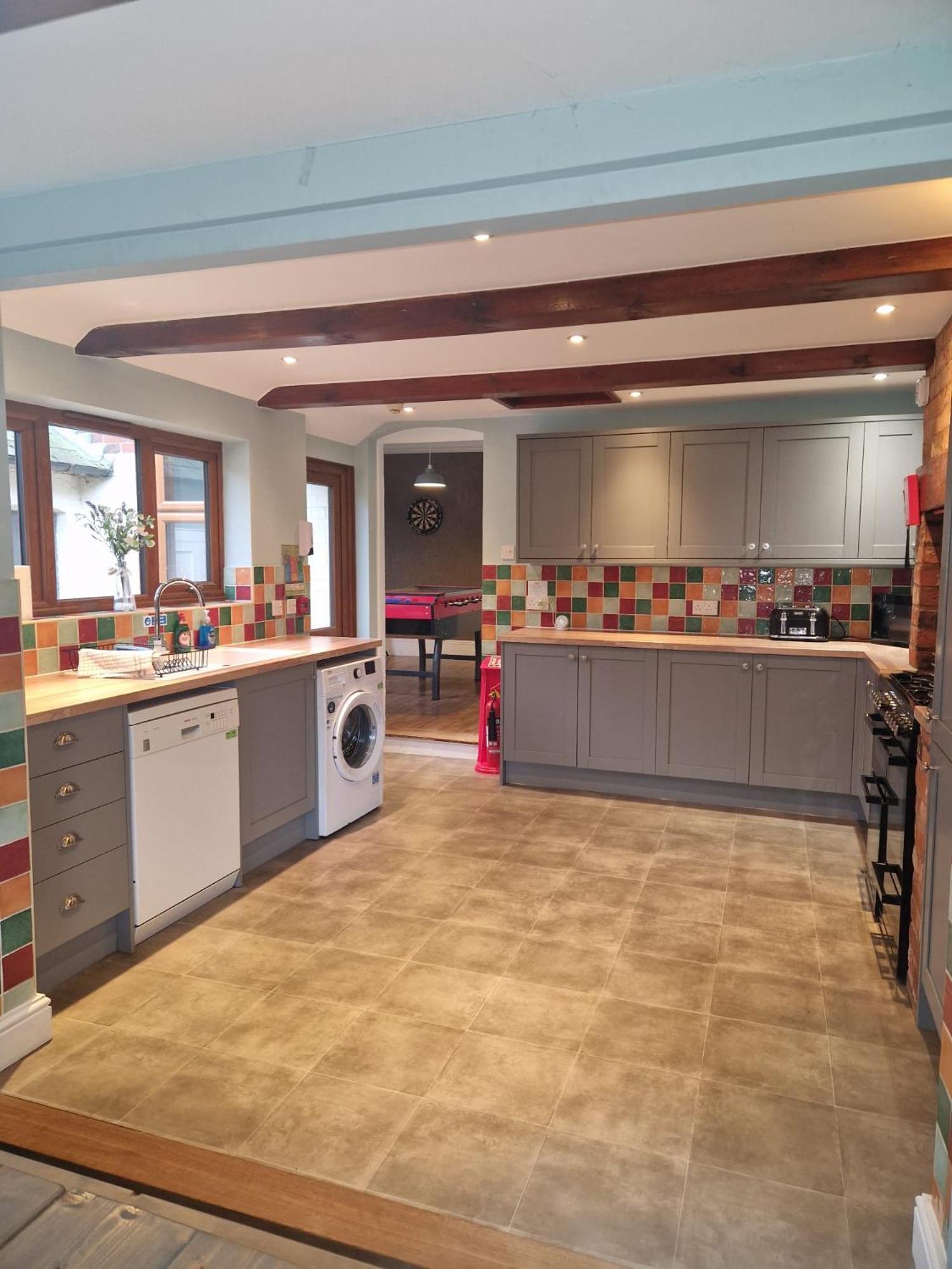 Hereford - Falcon House - Spacious 5 Bedroom House With Games Room - Sleeps 14 Guests - Great Property For Family & Friends Gathering Together - Hosted By Rentmyhouse Eksteriør billede
